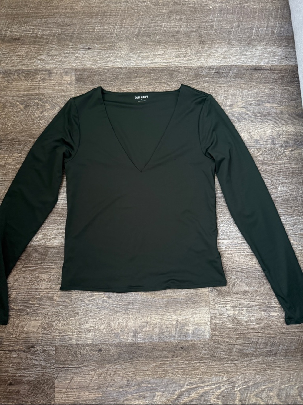Old Navy Black V-Neck Long Sleeve Tee